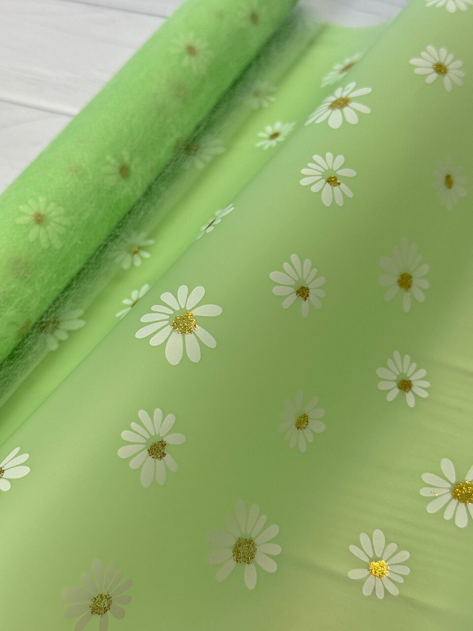 Spring Green Daisy Frosted Jelly Vinyl